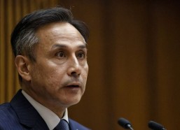 娱乐圈的明星被指小三事件引发粉丝行为影响明星形象的反转